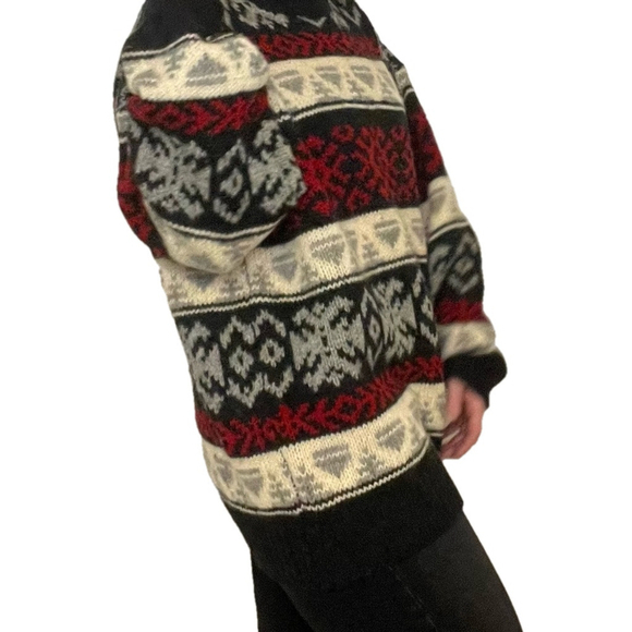 VINTAGE 100% Virgin Wool Pullover Crew Neck Sweater Black Cream Grey Red Large - Picture 6 of 13